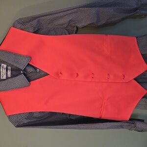 Men's formal vest in coral and black with matching hankie size S